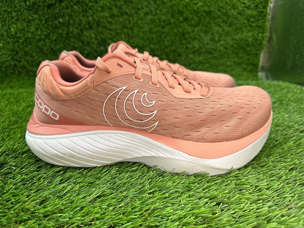 Topo Athletic Atmos W069 Athletic Sneaker Women's 9 Pink Mesh Running Cushioned